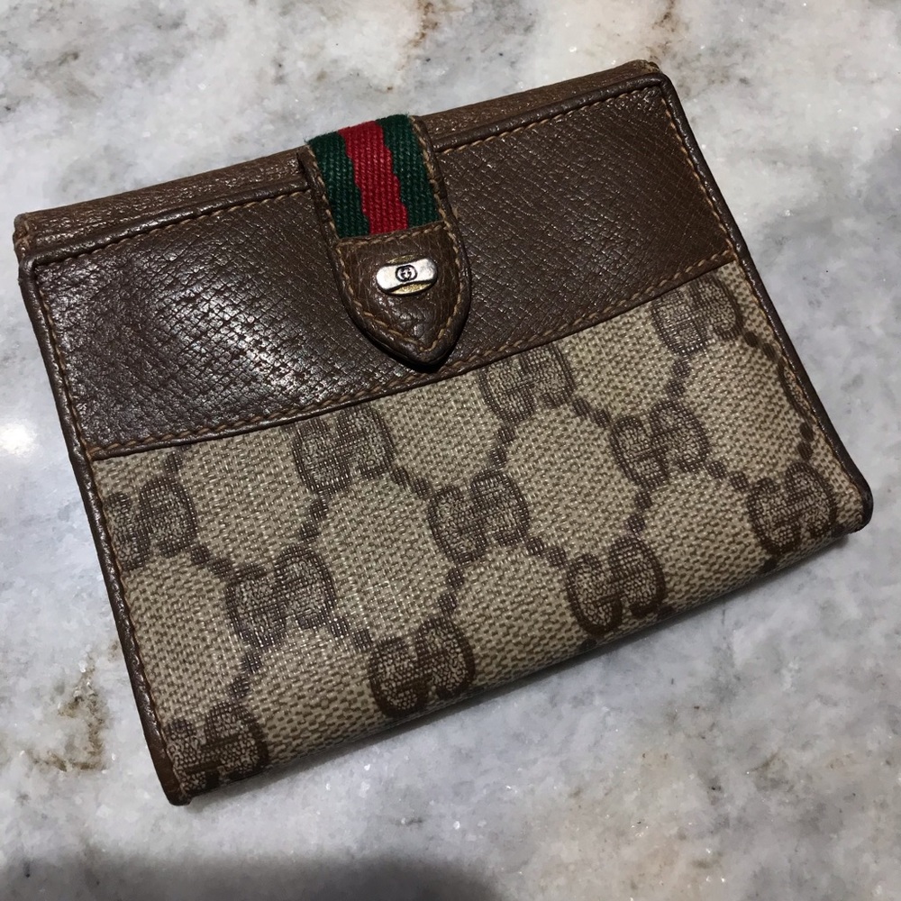 Women’s Vintage Gucci Wallet